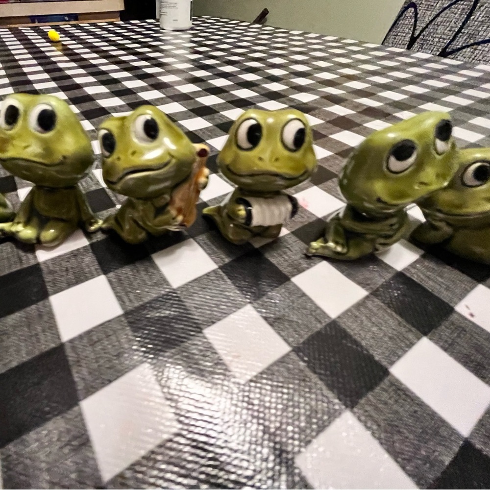 Neil the frog